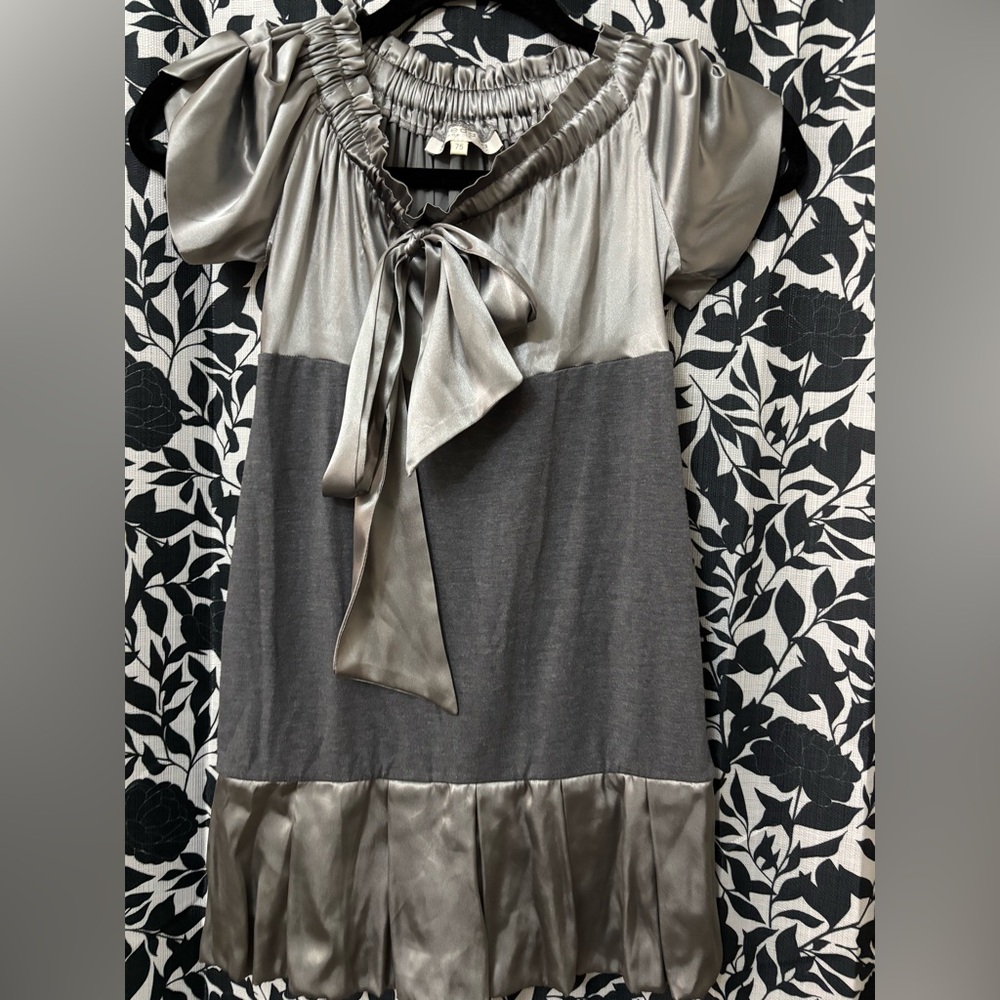 Loredana all made in Italy size 75 (US 10)Elegant Silver and Gray Dress with Bow